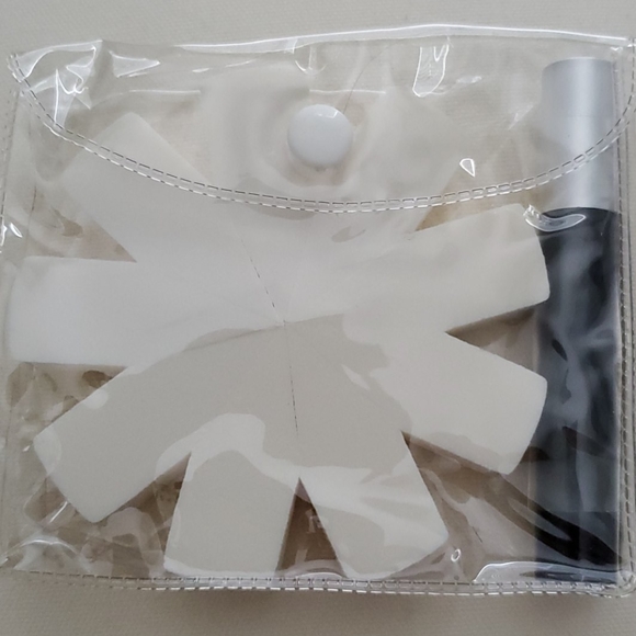 Avon Cosmetic Wedges & Applicator Kit New - Picture 2 of 3